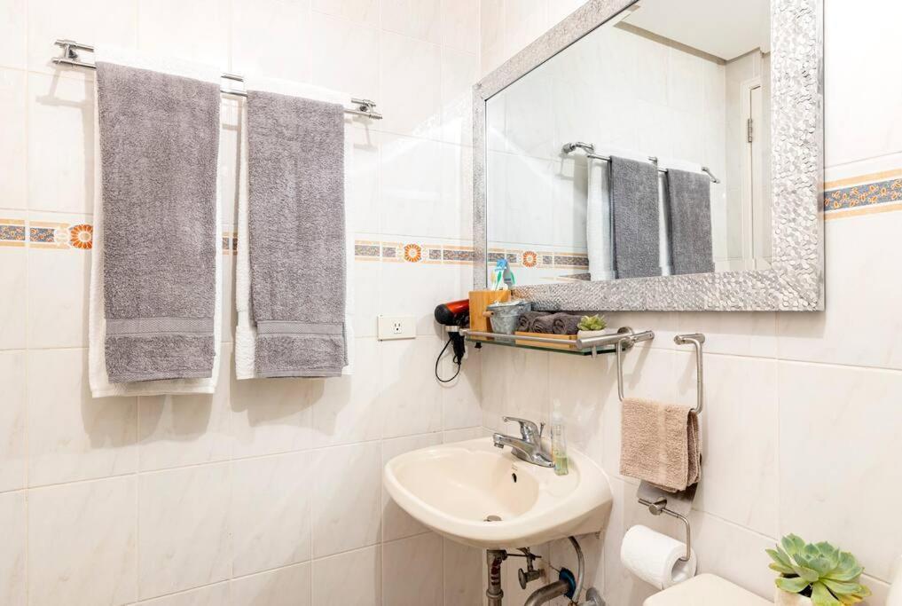 Executive Suite - Bsa Twin Towers, Ortigas Ctr Manila Bagian luar foto